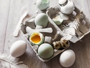Diverse Eier im Eierkarton